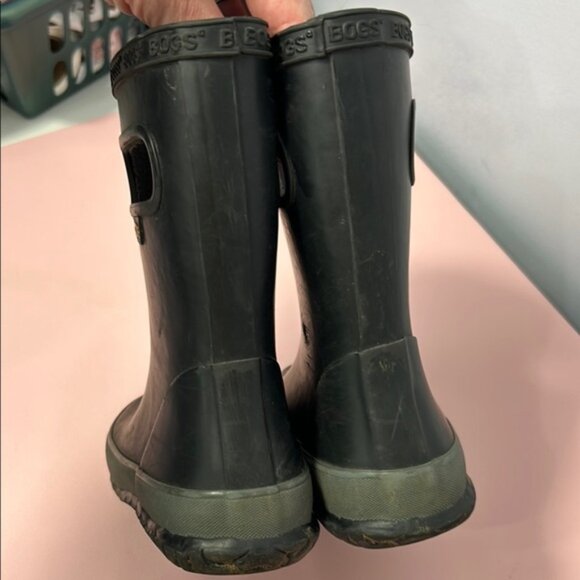 BOGS Kids Black Rain Boots - Picture 3 of 6